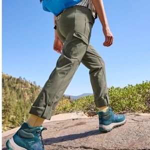 LL Bean Women's Mountainside Pants Green 14P Cargo Convertible Hiking Gorpcore